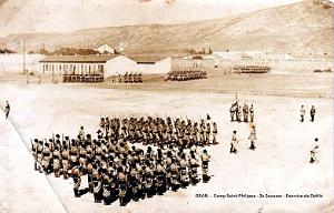 ORAN - CAMP SAINT-PHILIPPE - 2E ZOUAVES - EXERCICE DEFILE